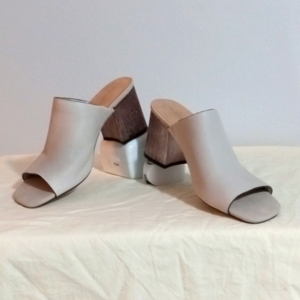 Naked Feet Almond White Leather Slip-On Heels w/Metallic Heel sz 10